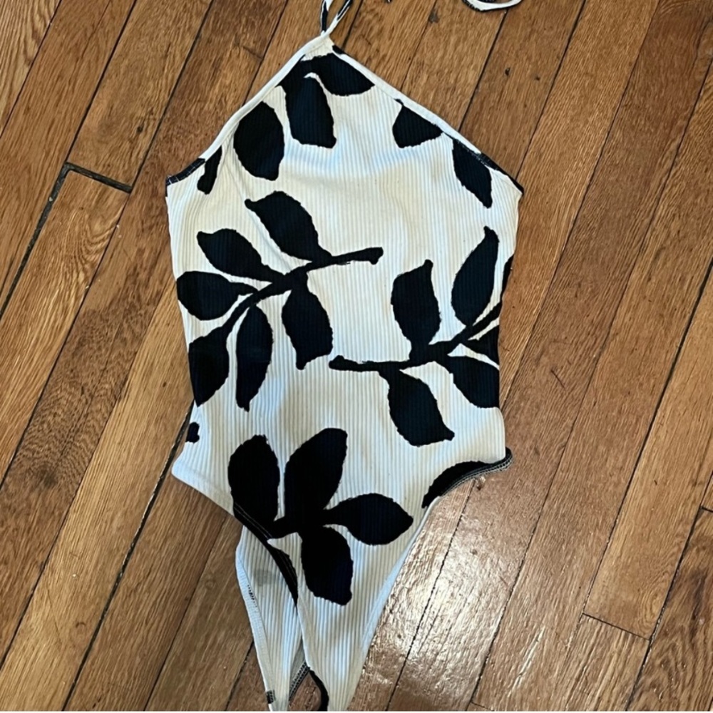 ZARA 2022-23FW SOLD OUT COLLECTION cream and black floral matching top